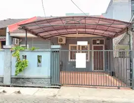 Rumah Minimalis Strategis Dijual di Perumahan Medang Lestari J-20311