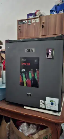 Kulkas Mini - GEA GMB 50