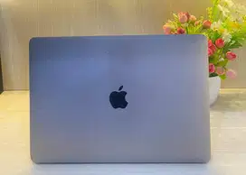 MacBook Pro 2020 13inc Core I7 Ram 16GB SSD 512GB