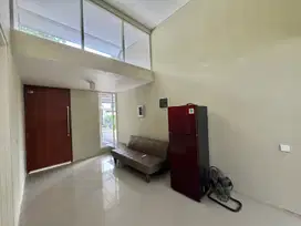 Disewakan Murah Rumah Lokasi Northwest Semi Furnish