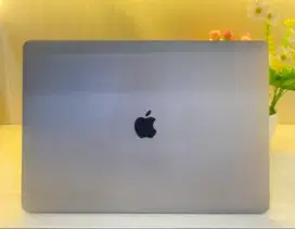 MacBook Pro 2016 15inc core I7 Ram 16GB SSD 500GB