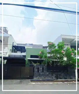 Rumah FURNISH Duren Sawit (4KT) Luas 190 m2 Jakarta