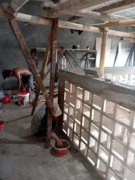 Tukang bangunan