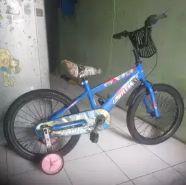 Sepeda BMX UK ban 18 harga net yah