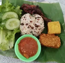 Menerima pesanan nasi tutug oncom