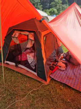 Tenda pantai otomatis