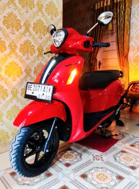 Yamaha Grand Filano Hybrid