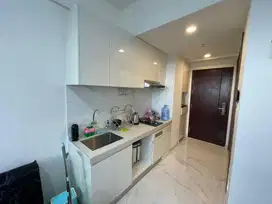 WTS / Dijual Cepat Apartemen Tipe Studio Semi Furnished di Sky House