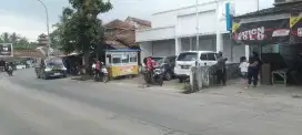 RUKO PINGGIR JALAN RAYA SIMPANG TIGA