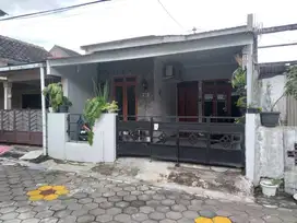 Rumah Menarik Ramah Di Kantong Dekat UPN