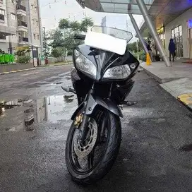 Jual Yamaha YZF R15 150 cc Tahun 2014 warna Hitam Mulus