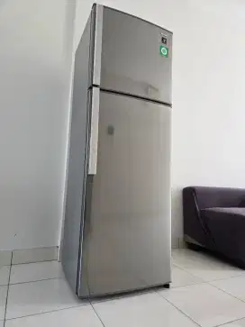 Dijual CEPAT, Kulkas SHARP Plasmacluster 352 liter, bagus banget