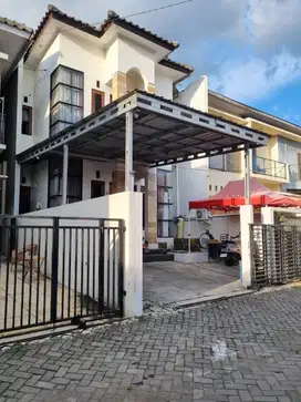 Dijual Rumah Mewah di Kawasan Strategis Catur Tunggal