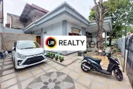 Dijual Rumah 2 Lantai Besar dan Luas di Tiban Koperasi