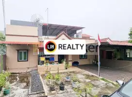 Rumah Hook Tengah Kota Di Perum Puri Legenda
