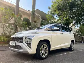 Hyundai Stargazer Esential Capt Seat ivt 2024 PUTIH