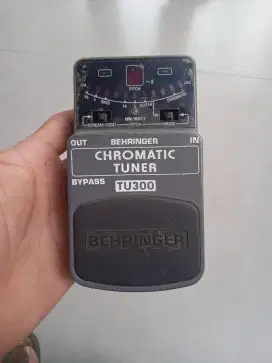 Tuner behringer TU300