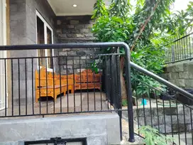 rumah 3 lantai dekat jalur lrt siap huni dan.renovated