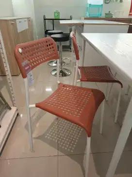 Kursi plastik kaki besi 100ribu an