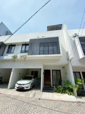 Dijual Atau Di Sewakan Rumah Townhouse Menteng Di Jakarta Selatan