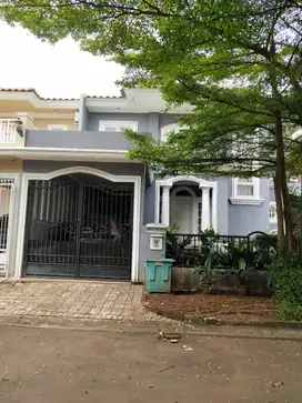 Dijual Rumah Semi Furnished, Cantik di Puspita Loka BSD