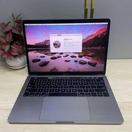 MACBOOK PRO 2017 DUAL CORE i7 RAM 16 GB SSD 512 GB 13 TOUCHBAR R-ET