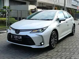 New COROLLA ALTIS 1.8 HYBRID AT 2021 LowKM 21rb RECORD TOYOTA BANDUNG