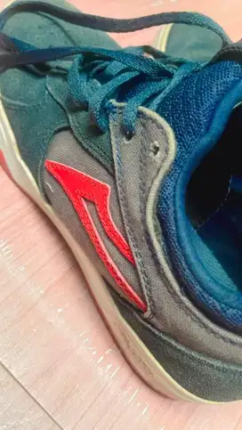 Sepatu skateboar Lakai ori
