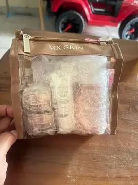 Di jual satu paket cream perawatan muka brand Mk Skincare