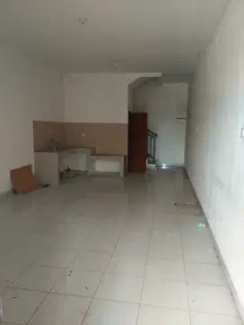 Disewakan Rumah Kresek 4x16 Dekat Green Lake City Termurah 42 Juta/Thn