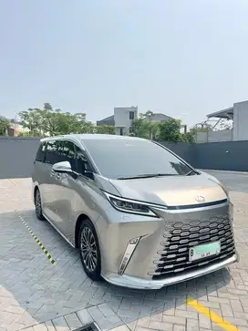 Lexus LM350H Nik 2024 199