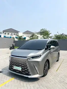 Lexus LM350H Nik 2024 199