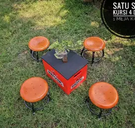 Satu set meja dan bangku cafe , model vintage
