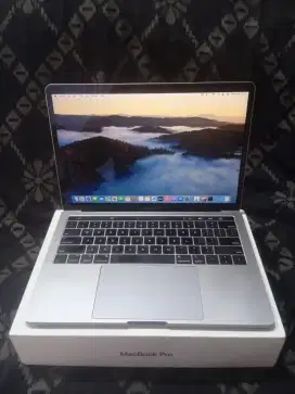 Jual Macbook pro 2018 i5 ram 16/256 13inci touchbar