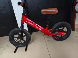 London taxi balance bike 12inch