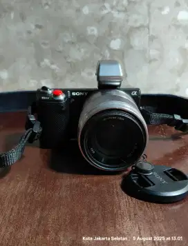 Sony NEX-5N & 3 Lensa Sony