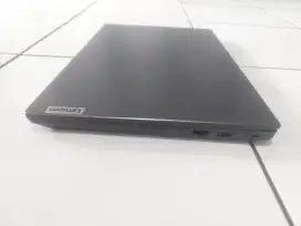 Lenovo V14 1215U core i3 8GB