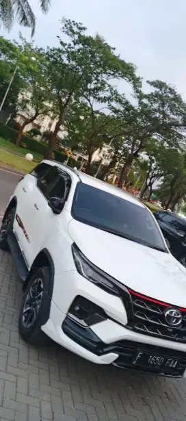 Fortuner 2.4 vrz 4x2 A/T 2021