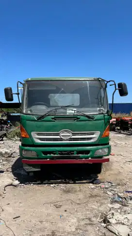 Hino 260j tahun 2008