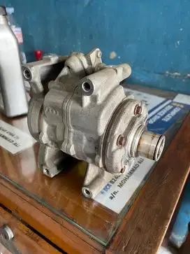 Kompresor AC Mobil HRV (Copotan Asli)