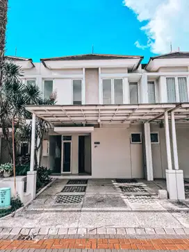 UNDERMARKET! Dijual cepat rumah suvadiva pakuwon city