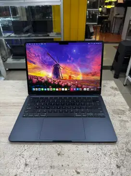 MACBOOK AIR M2 8/256 GB FULLSET MASIH GARANSI SECOND