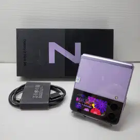 LIKE NEW 99.99% PERFECT SAMSUNG GALAXY Z FLIP 3 5G 8/256 LAVENDER SEIN