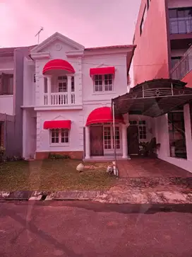 Disewakan Cepat Rumah 2 lantai di Cluster Modernland