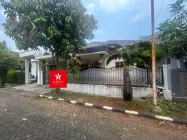 Rumah 2 Lantai Full Furnish di Taman Bogenville, Bks