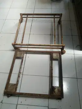 tatakan bawah kulkas