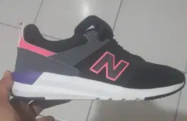 Sepatu New balance size 38