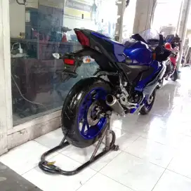 Yamaha R 15 thn  2023 cash. /Kredit Bali dharma  motor.