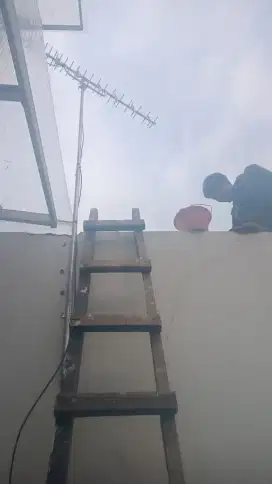 Jasa pasang antena.