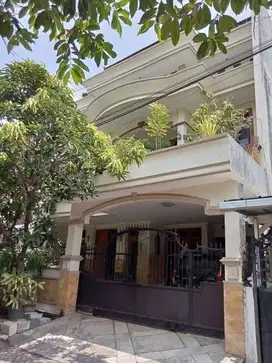 Dijual Rumah Bagus Terawat Manyar Tirtoyoso 2 Lantai Siap Huni
